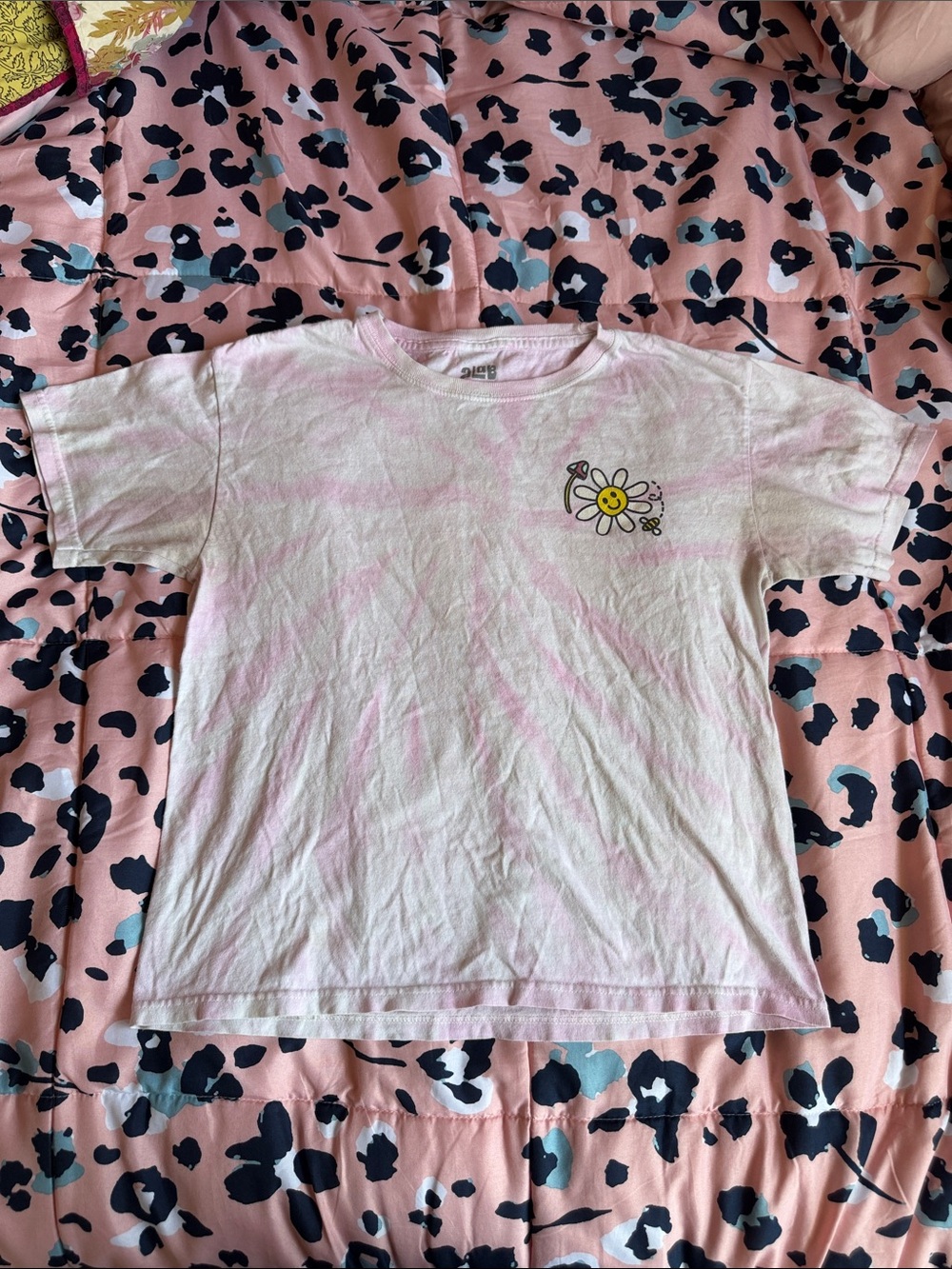 Pink Tie-Dye Daisy Graphic Tee